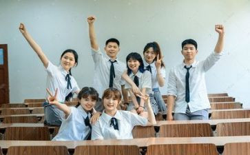 大学自我介绍演讲稿6篇
