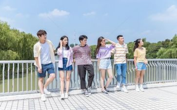大学自我介绍范文8篇