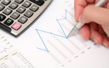 年终会计的述职报告模板8篇