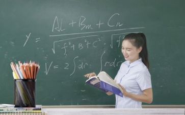 教师年度总结400字8篇