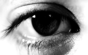 她流泪的作文参考5篇