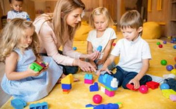 2023年幼儿园小班教师个人工作总结通用7篇