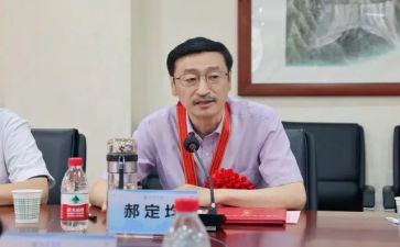 医院院长辞职报告6篇